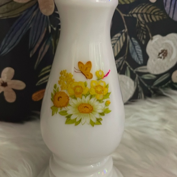 Vintage Avon Buttercup Candle Stick - Picture 2 of 4